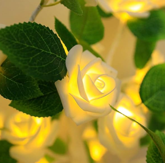 Pom Alb Decorativ cu LED-uri și Trandafiri